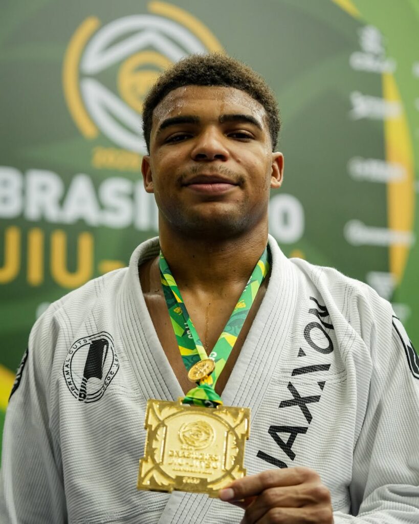Jansen Gomes luta o Brasileiro pela primeira vez como faixa-preta e garante o ouro com campanha admirável.