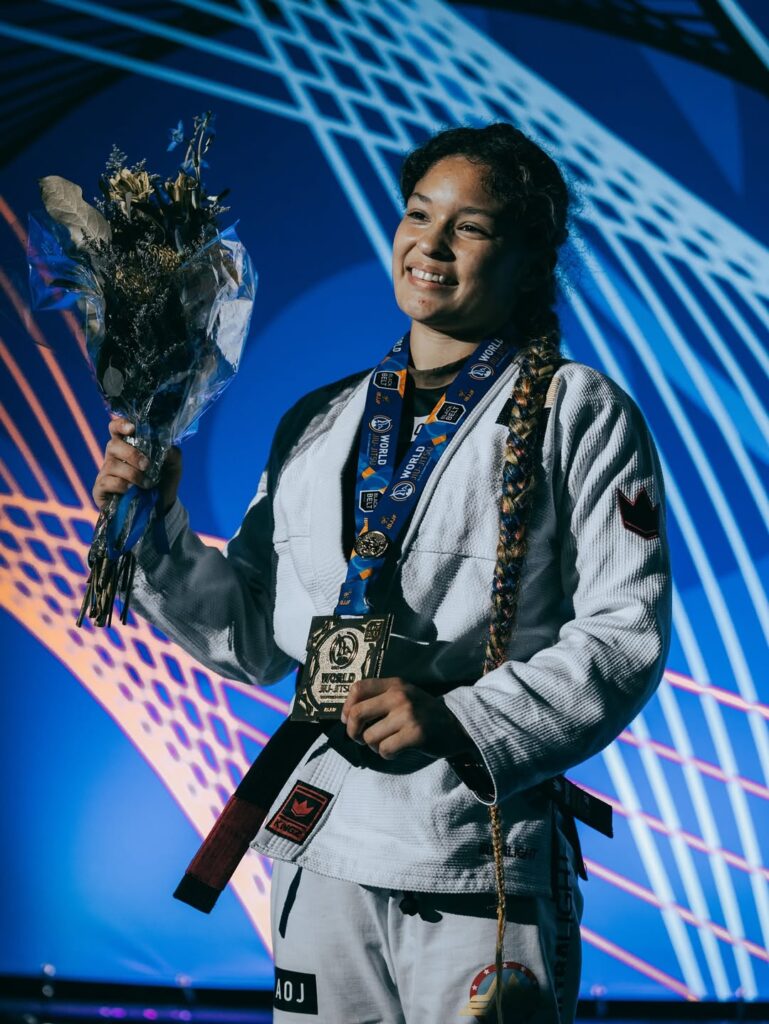 Mia Funegra conquista o ouro no Mundial da IBJJF e entra para a história.