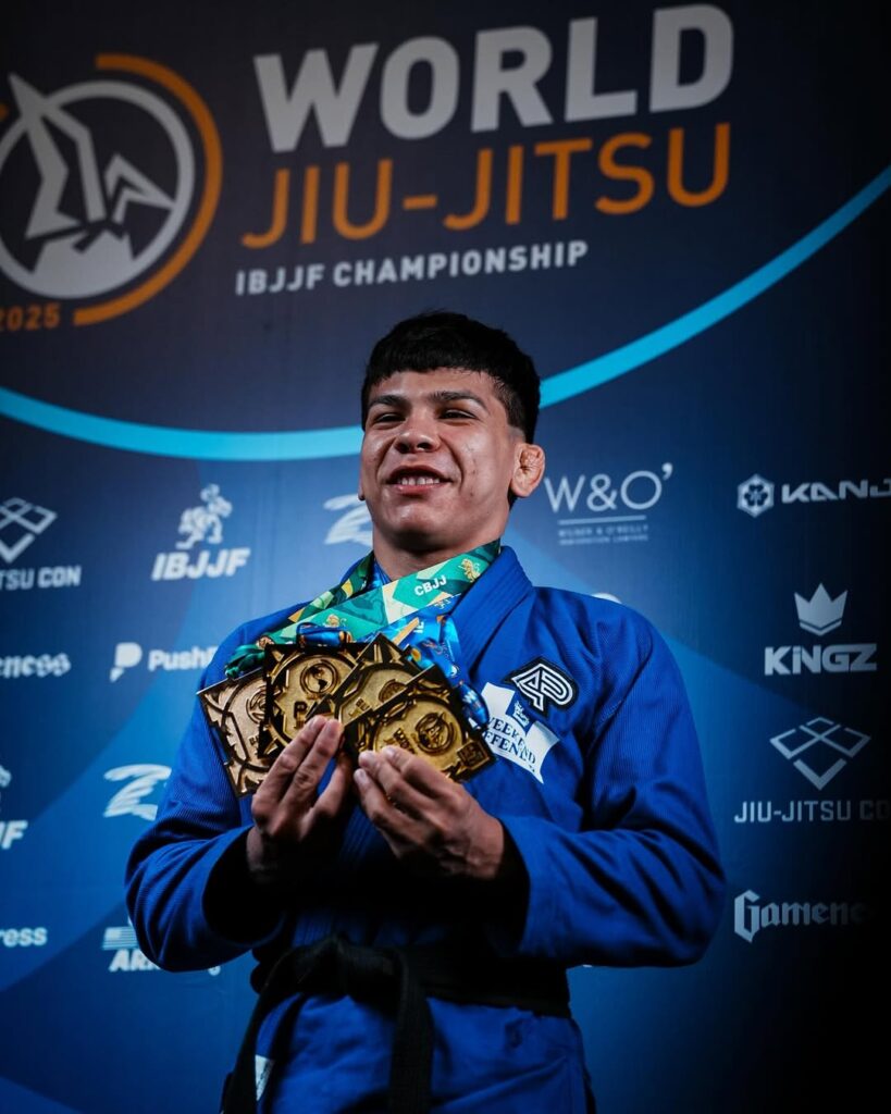 Diego 'Pato' vive fase triunfal como atleta de Jiu-Jitsu. O campeão da AOJ completou Grand Slam da temporada e do ano com coleção de ouros.