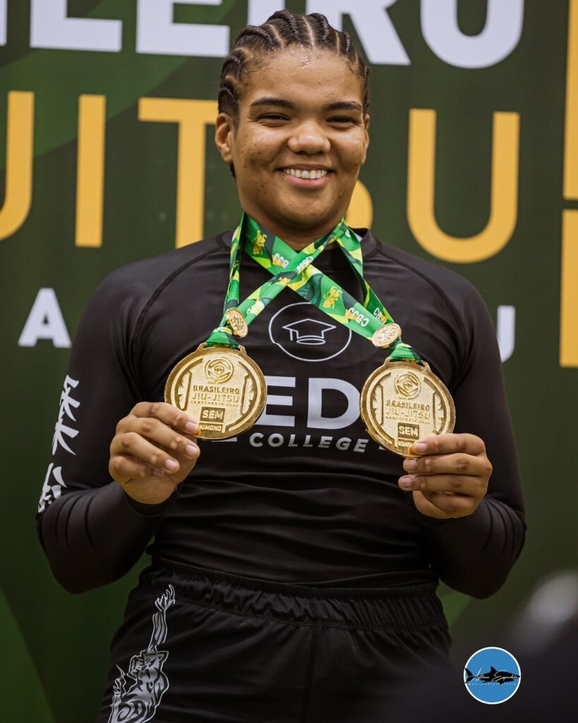 Gabi Pessanha tem mais um ouro duplo, mas desta vez no sem kimono. No Velódromo, na Barra da Tijuca, a faixa-preta ficou com o topo do pódio no peso e nas disputas do absoluto.