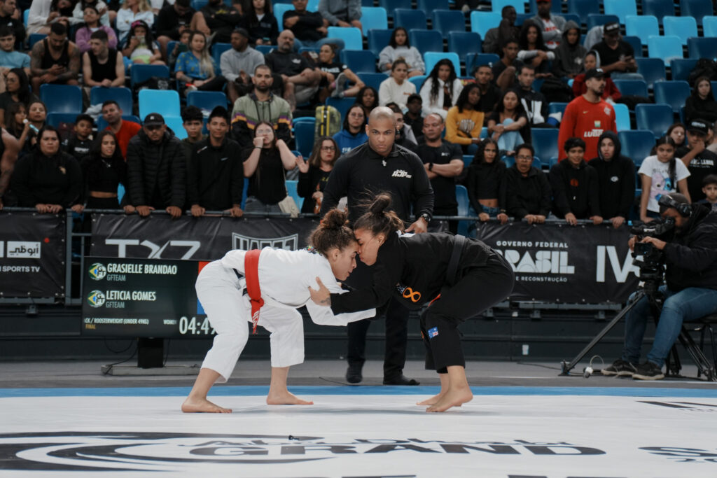 Grasielle Brandão mantém estabilidade na AJP Tour e fica com o título do Grand Slam Rio.