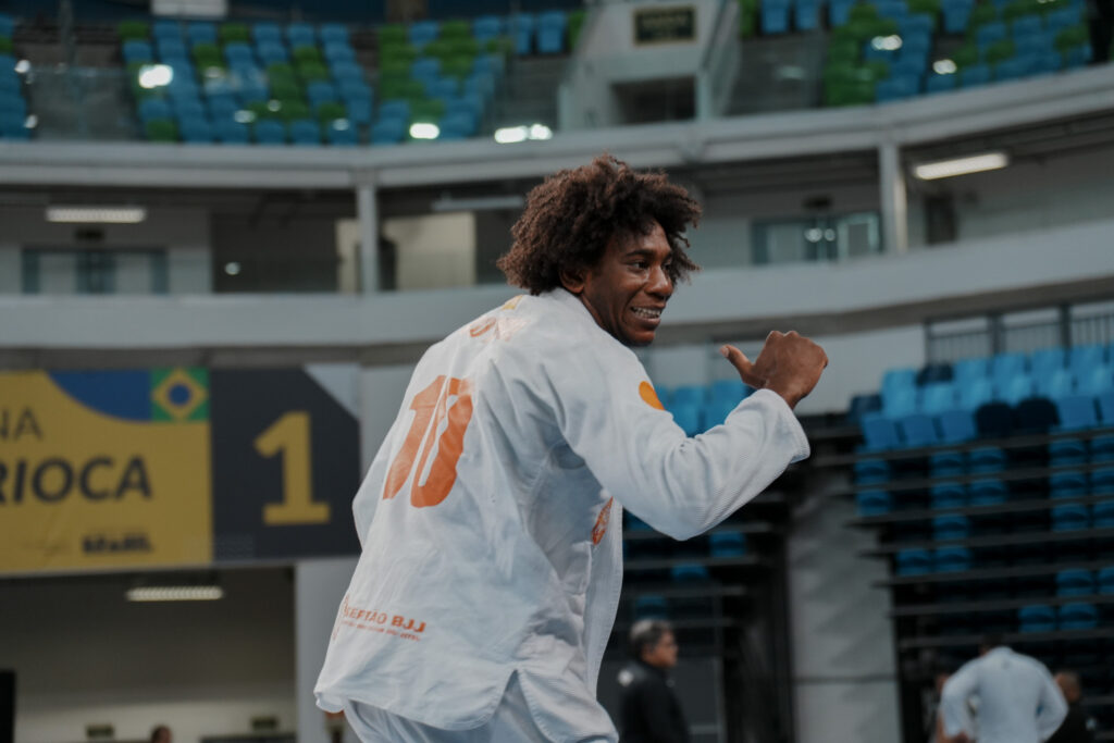 Uanderson Ferreira é um dos competidores mais notáveis nas competições da AJP Tour. Faixa-preta é destaque pelo desempenho vinculado ao entretenimento.