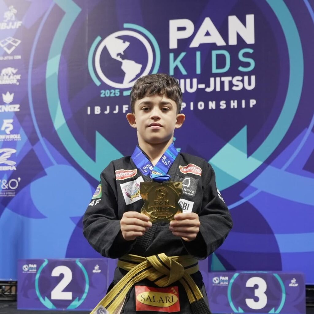 Conquista de Gabriel Bastida no Pan Kids culminou na graduação do atleta à faixa-amarela.