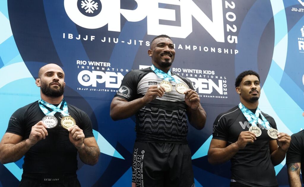 Pedro Alex 'Bombom' mostrou Jiu-Jitsu em forma ao faturar o double gold na modalidade sem kimono do Rio Winter, da CBJJ.