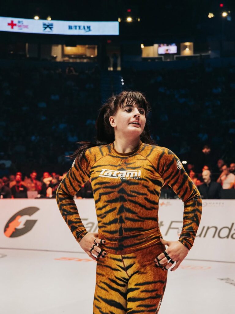 Helena Crevar eliminou Adele Fornarino na semifinal e venceu Sarah Galvão na final do GP No Gi, por finalização.