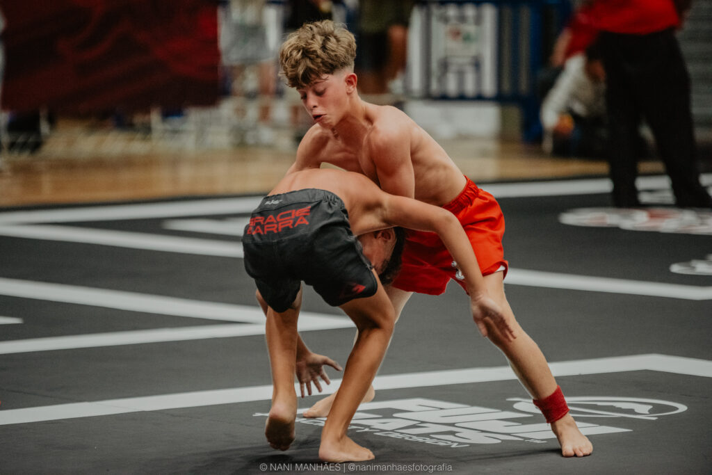 O ADCC Brasil confirmou a seletiva nacional do ADCC Youth, que acontece em 22 de março, em Indaiatuba, reunindo jovens talentos do grappling em busca de vaga no mundial.
